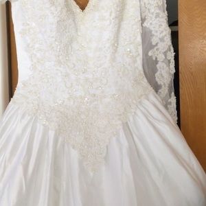 NEW Wedding gown